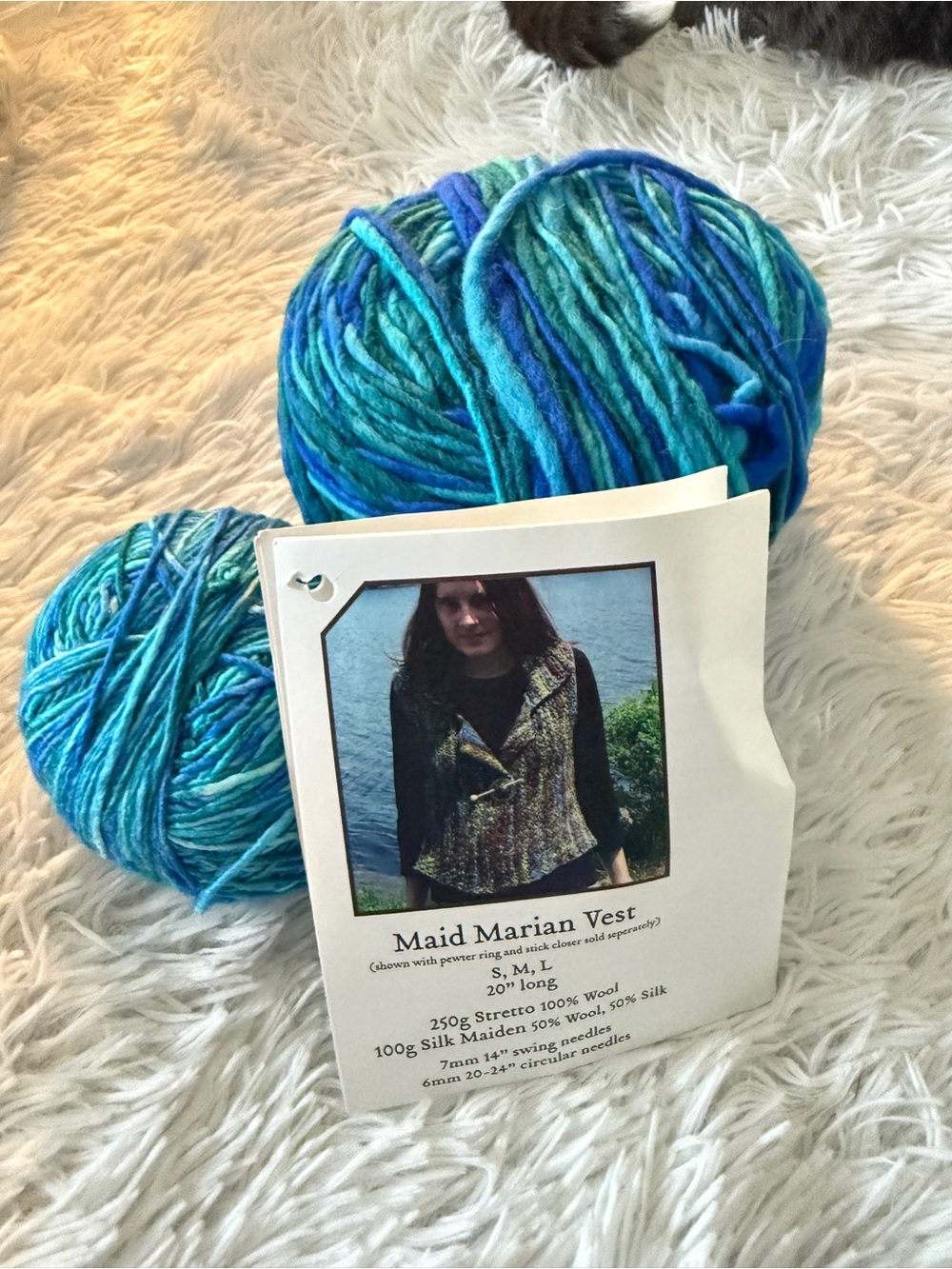 Blue green wound yarns and pattern wool and silk yarn